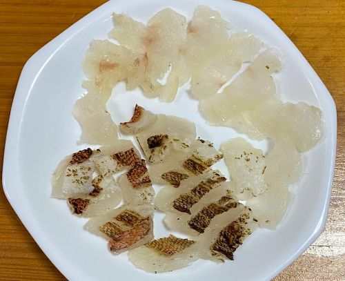 オニカサゴの昆布締めとその炙り写真画像