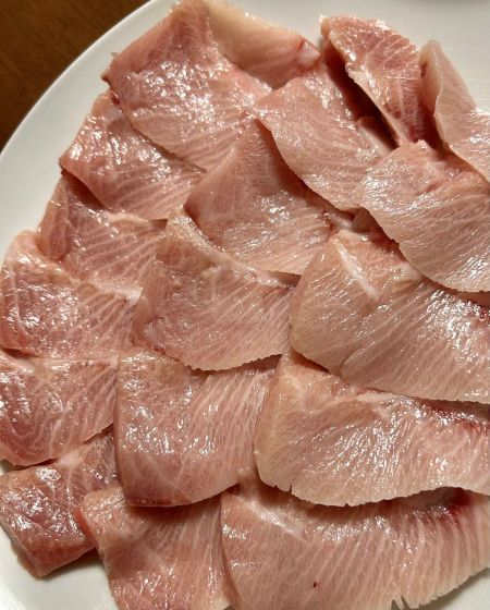 寒ブリの刺身写真画像