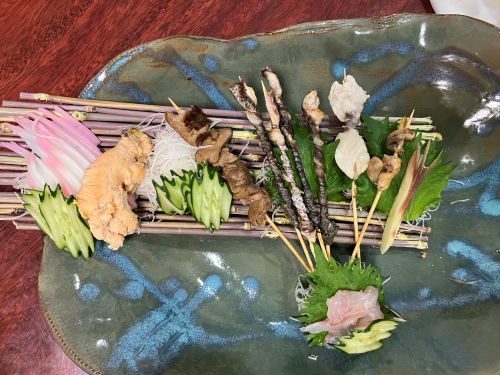 鯛の真子、白子皮、肝の串焼き、俱利伽羅焼き写真画像
